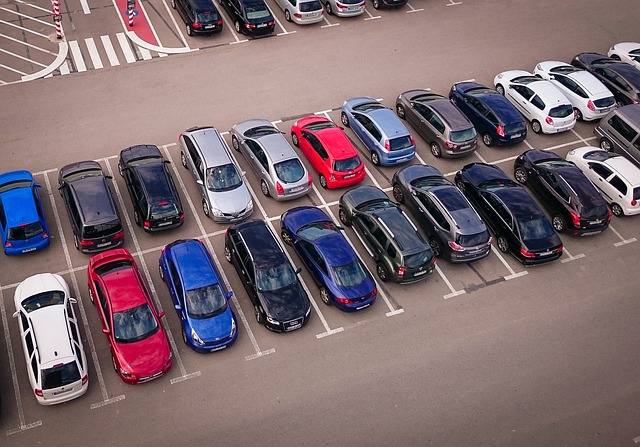 **"Parkingi Widmo": Jak Radzić Sobie z Niewykorzystanymi Miejscami Parkingowymi w Centrach Handlowych i Biurowcach?** - 1 2025